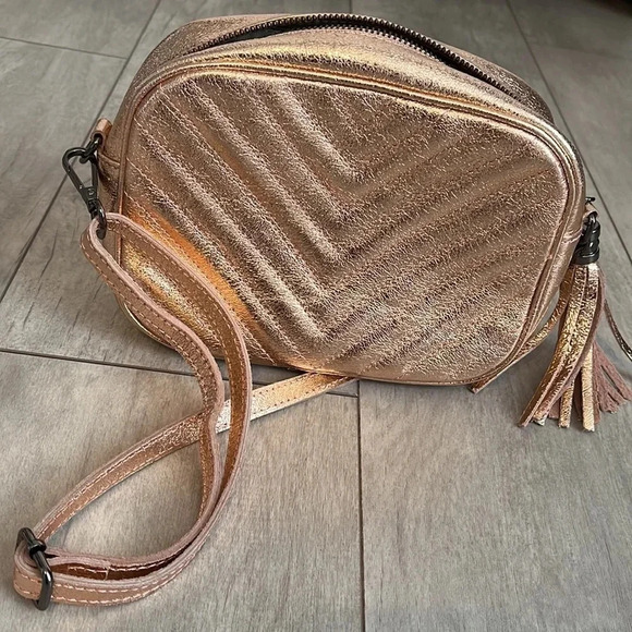 NWT BORSE IN PELLE Rose Gold Metallic Crossbody Bag with Tassel Made in Italy - Picture 1 of 13